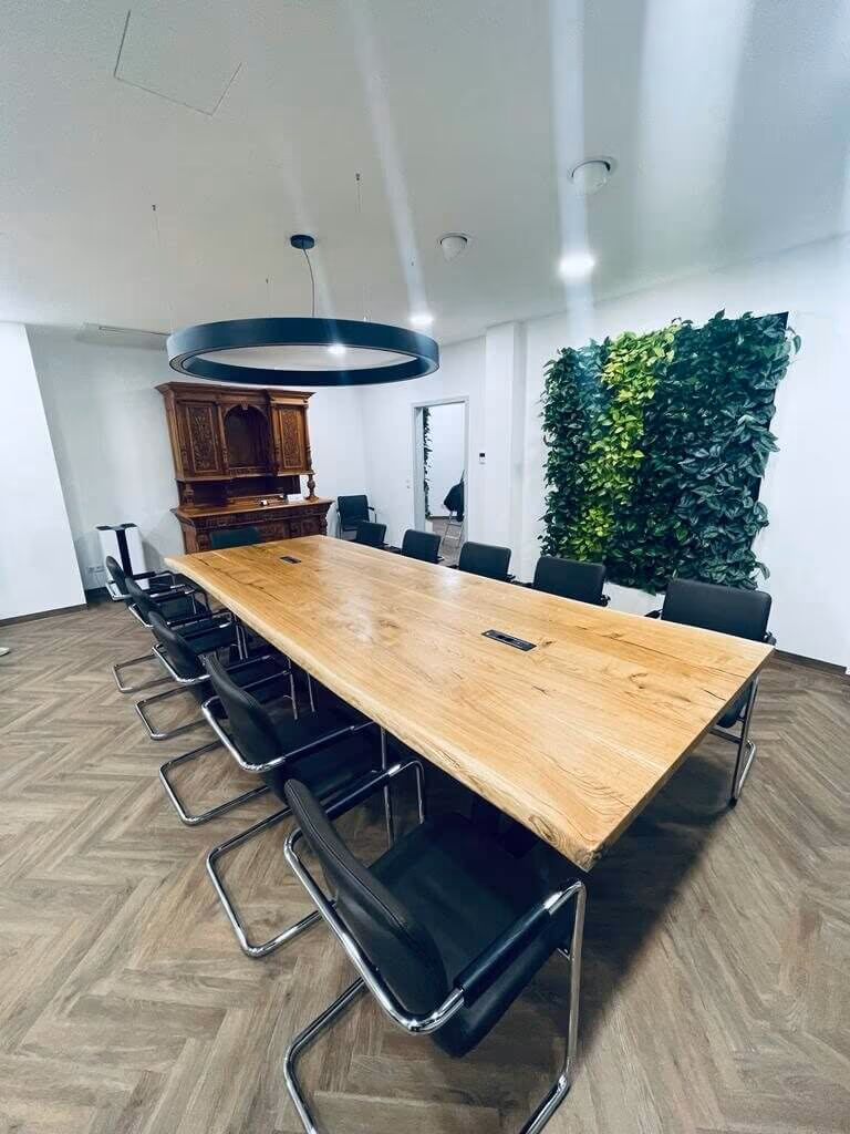 BRETTArt Konferenztisch Buero Greenwall — Konferenztisch von BRETTArt Hamburg