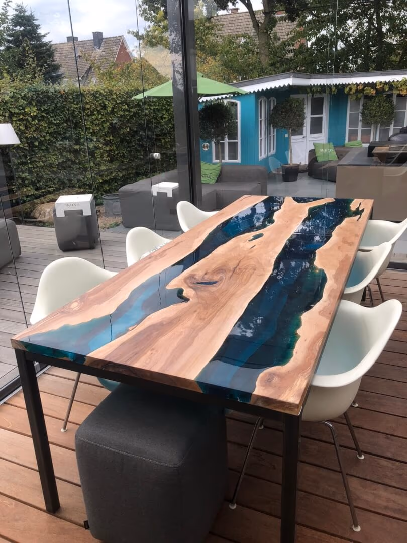 BRETTArt Rivertable Blau Fenster Wohnraum — Garten- & Terrassentische von BRETTArt Hamburg