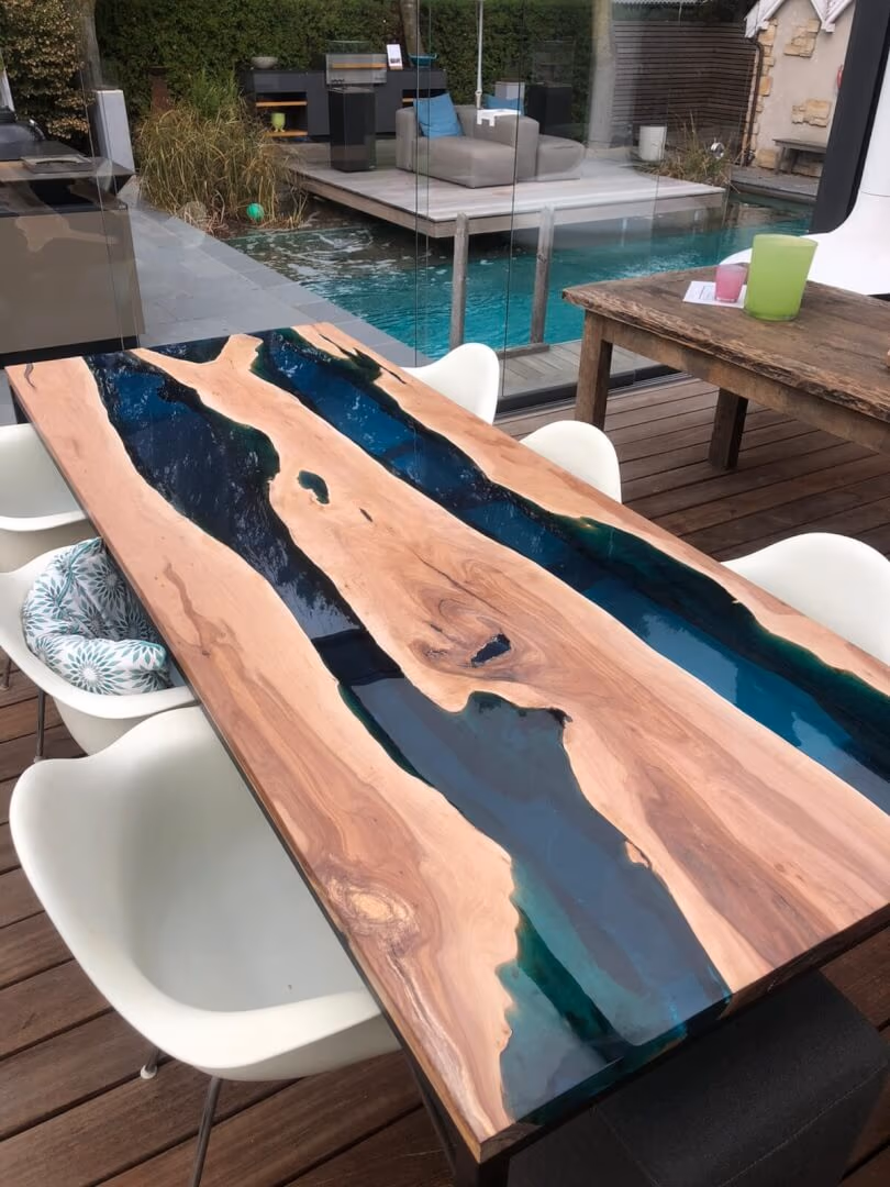 BRETTArt Rivertable Blau Terrasse Abend — Rivertable von BRETTArt Hamburg