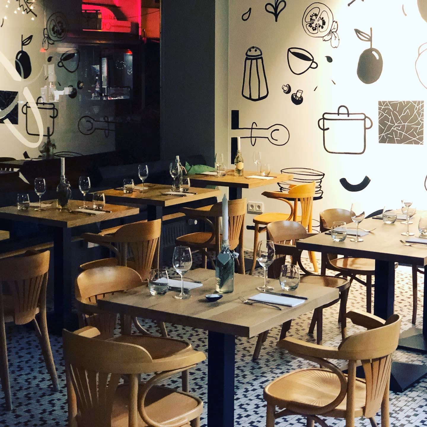 Gastro- & Bistrotische — Referenz 08 — Gastro- & Bistrotische von BRETTArt Hamburg