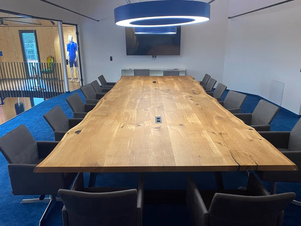 Konferenztisch Massivholz — Konferenztisch von BRETTArt Hamburg