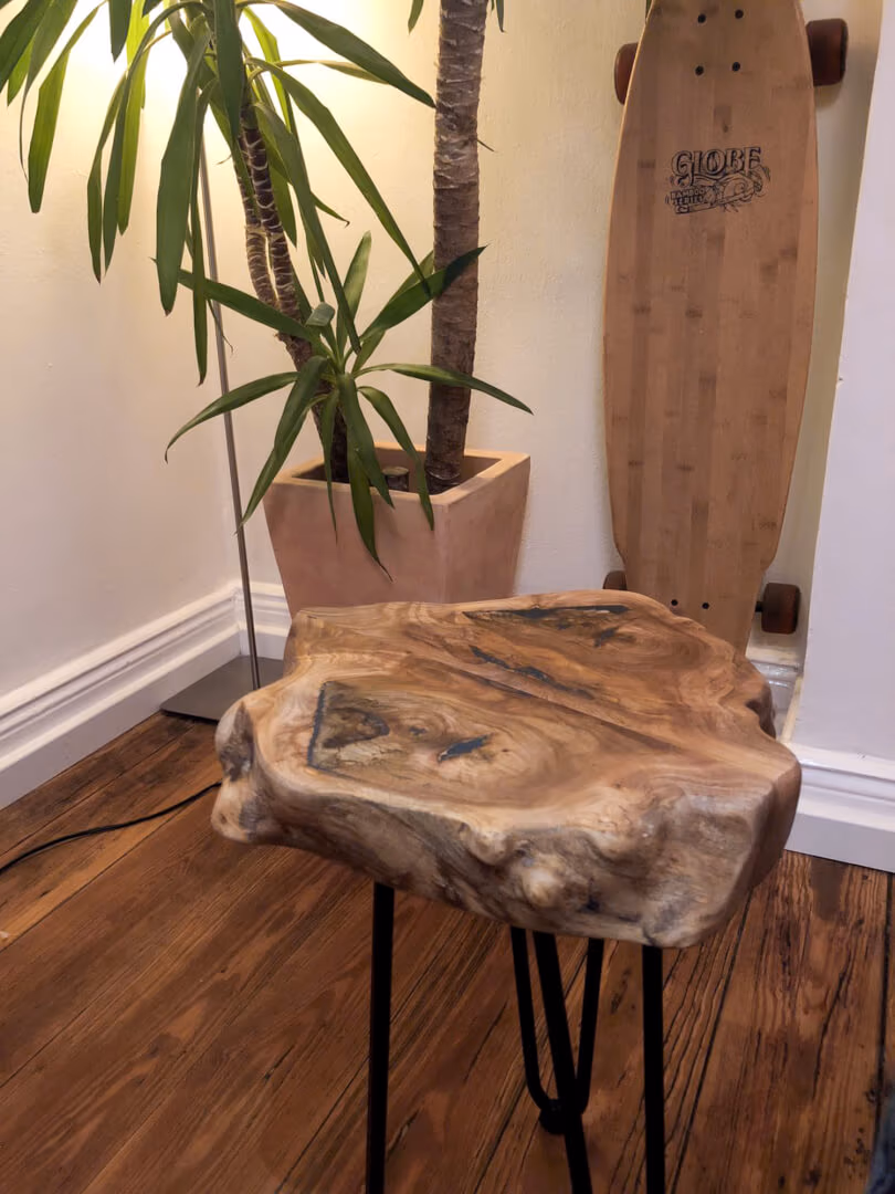 Ulmenholz Beistelltisch Designertisch — Couch- & Loungetische von BRETTArt Hamburg