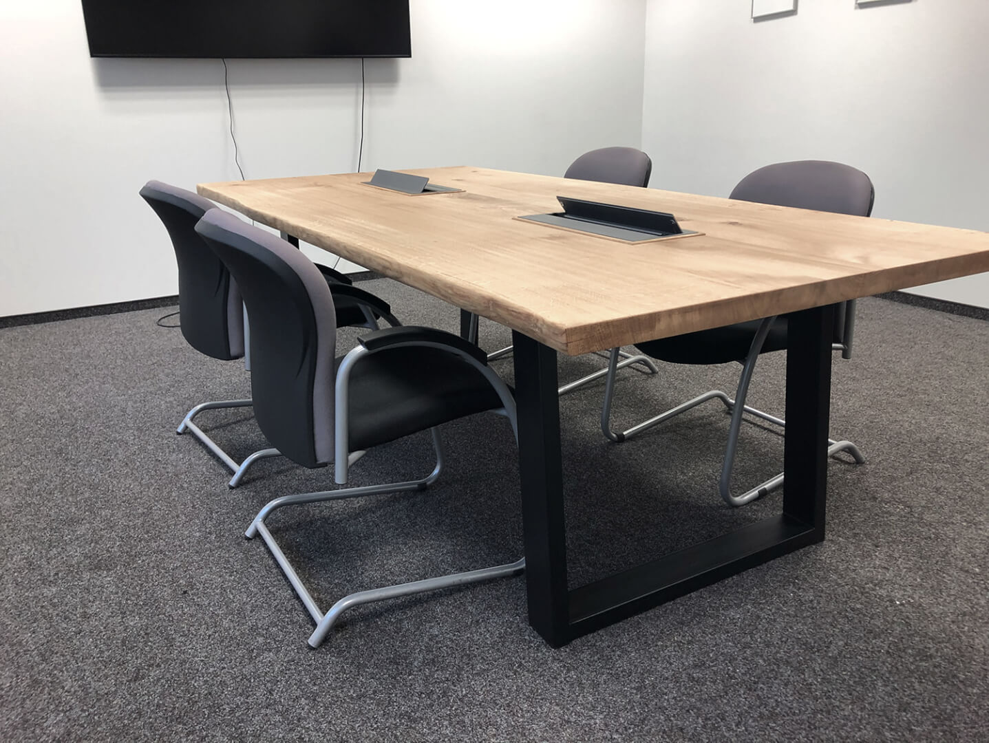 Bürotische | Arbeitsplatz Tische | Massivholz Tischplatte