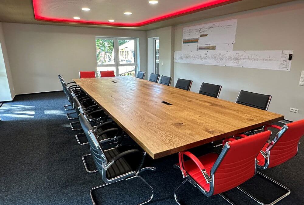 Konferenztisch aus Massivholz nach Maß – BRETTArt Hamburg